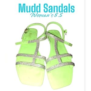 👽Mudd Strap sandals w rhinestones